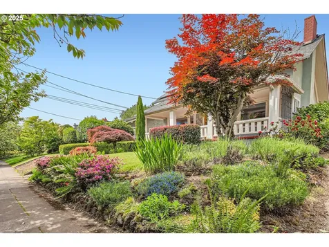 4011 SE Ankeny Street Portland OR 97214