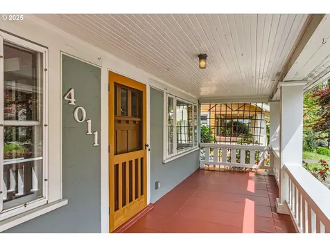 4011 SE Ankeny Street Portland OR 97214