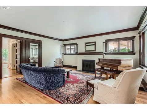 4011 SE Ankeny Street Portland OR 97214