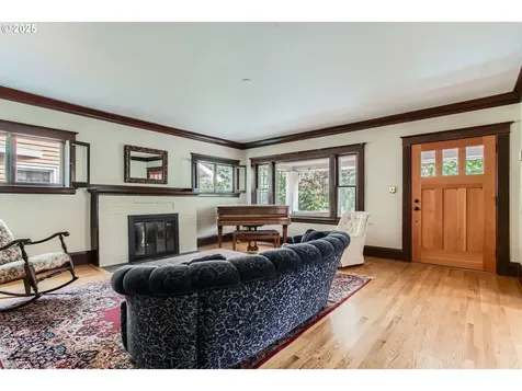 4011 SE Ankeny Street Portland OR 97214