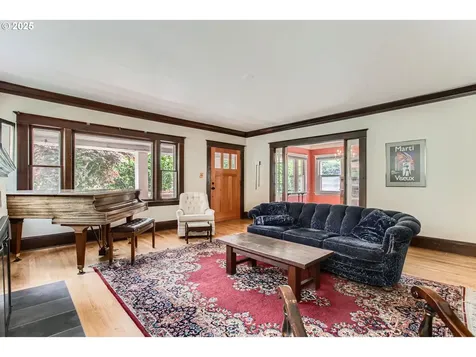 4011 SE Ankeny Street Portland OR 97214