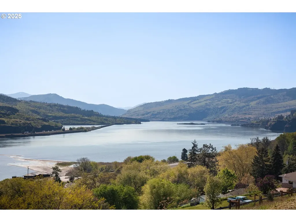 Columbia Drive Lyle WA 98635