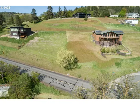 Columbia Drive Lyle WA 98635