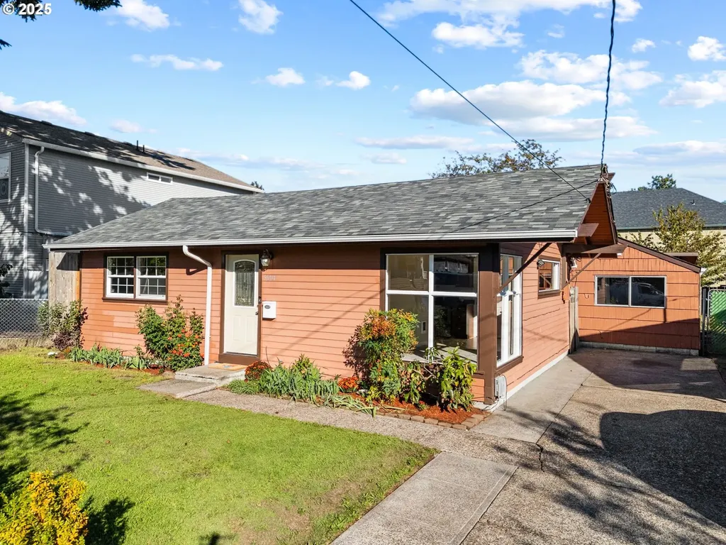 5004 SE 99th Avenue Portland OR 97266