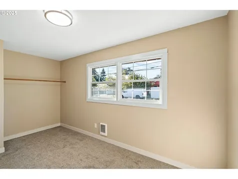 5004 SE 99th Avenue Portland OR 97266