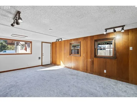 5004 SE 99th Avenue Portland OR 97266