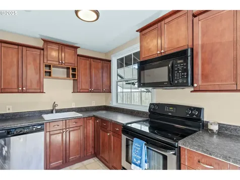5004 SE 99th Avenue Portland OR 97266