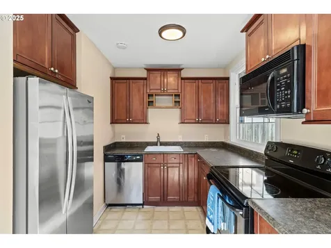 5004 SE 99th Avenue Portland OR 97266