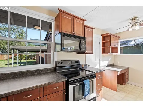 5004 SE 99th Avenue Portland OR 97266