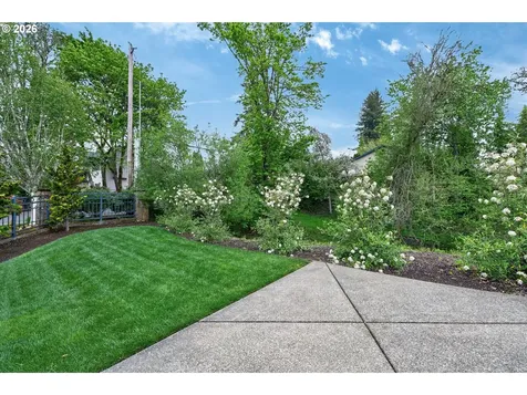 1271 SW Forest Glen Drive Mcminnville OR 97128