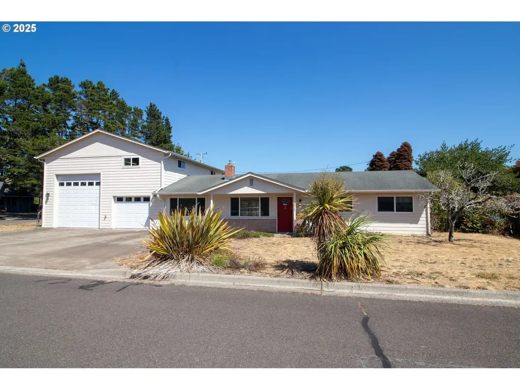 1868 Tamarack Street Florence OR 97439