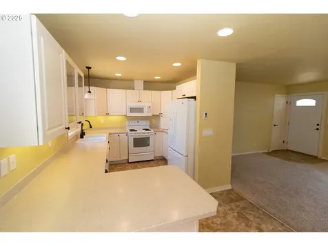 1868 Tamarack Street Florence OR 97439