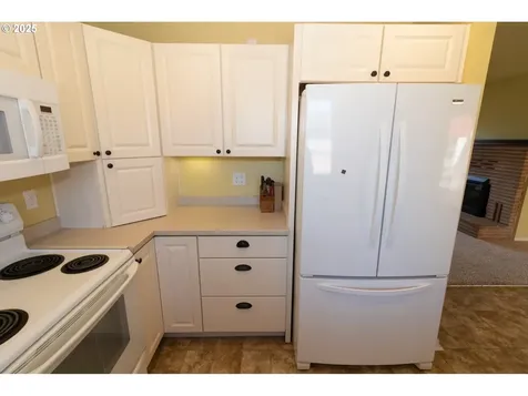 1868 Tamarack Street Florence OR 97439