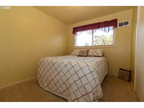 1868 Tamarack Street Florence OR 97439