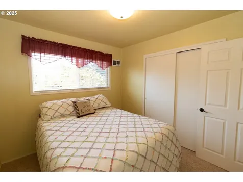 1868 Tamarack Street Florence OR 97439