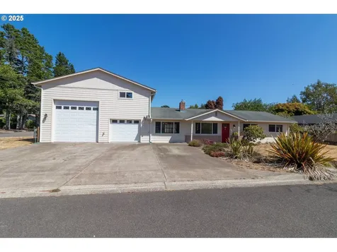 1868 Tamarack Street Florence OR 97439