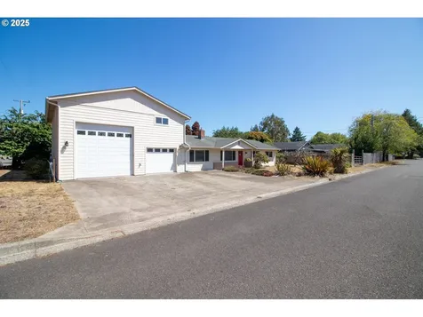 1868 Tamarack Street Florence OR 97439