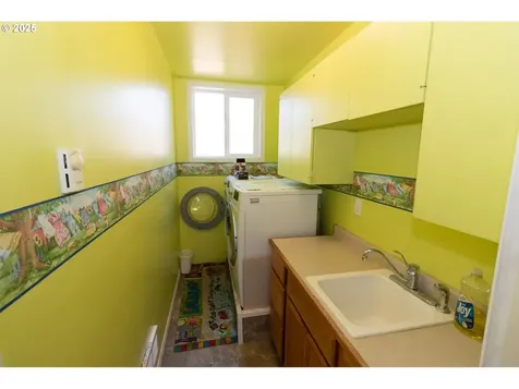 1868 Tamarack Street Florence OR 97439