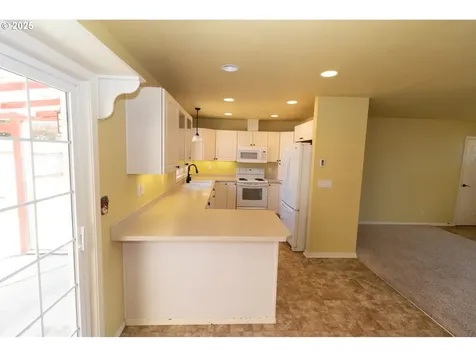 1868 Tamarack Street Florence OR 97439