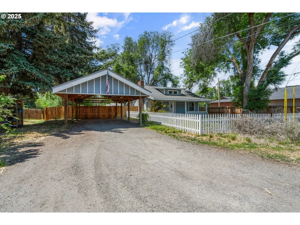 2590 Fargo Street Klamath Falls OR 97603