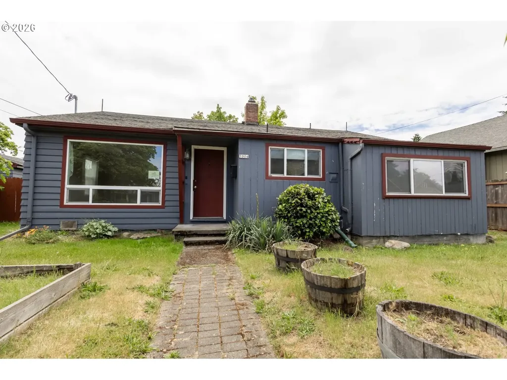 7004 SE Woodstock Boulevard Portland OR 97206
