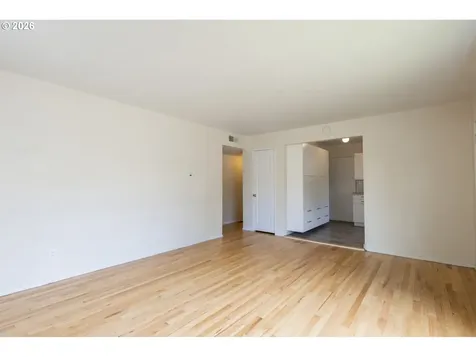 7004 SE Woodstock Boulevard Portland OR 97206
