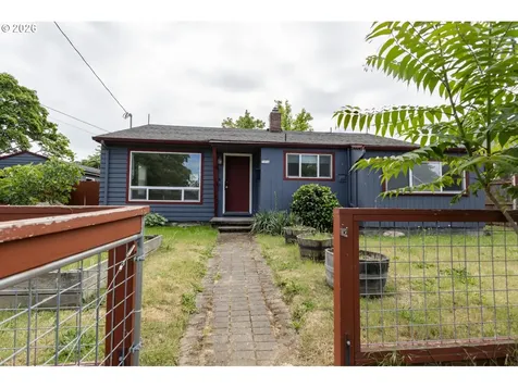 7004 SE Woodstock Boulevard Portland OR 97206