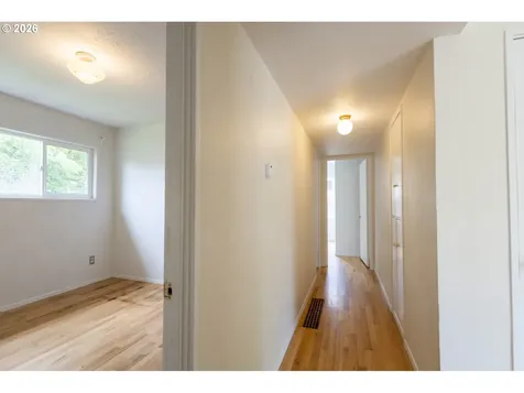 7004 SE Woodstock Boulevard Portland OR 97206