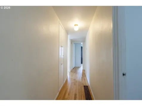 7004 SE Woodstock Boulevard Portland OR 97206