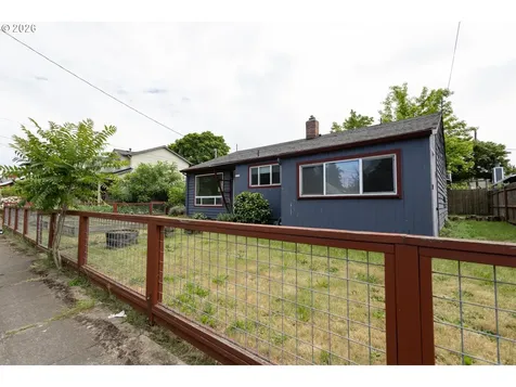 7004 SE Woodstock Boulevard Portland OR 97206