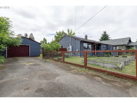 7004 SE Woodstock Boulevard Portland OR 97206