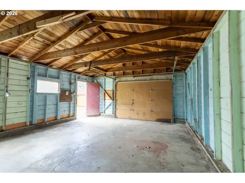 7004 SE Woodstock Boulevard Portland OR 97206