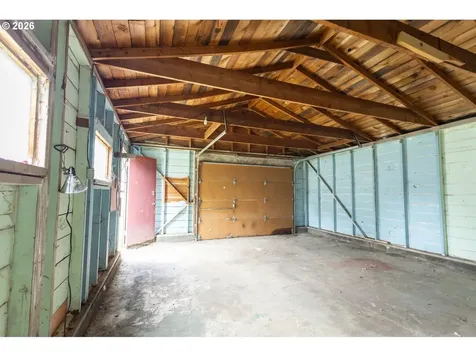 7004 SE Woodstock Boulevard Portland OR 97206