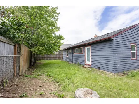 7004 SE Woodstock Boulevard Portland OR 97206