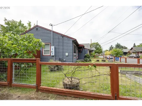 7004 SE Woodstock Boulevard Portland OR 97206