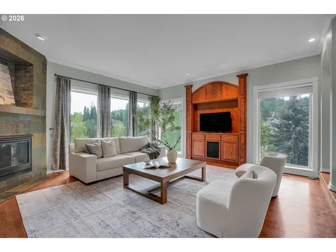 1696 SE 26th Drive Gresham OR 97080