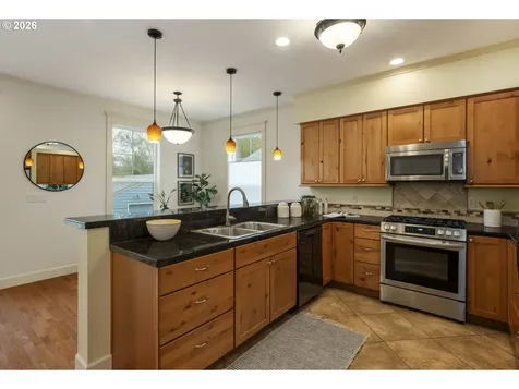 3738 SE Crystal Springs Boulevard Portland OR 97202