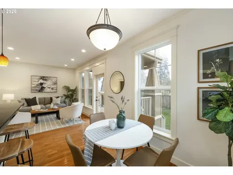 3738 SE Crystal Springs Boulevard Portland OR 97202