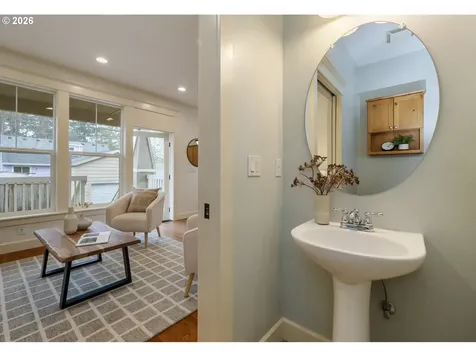 3738 SE Crystal Springs Boulevard Portland OR 97202