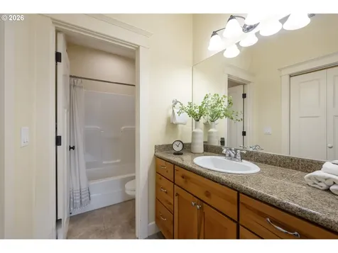 3738 SE Crystal Springs Boulevard Portland OR 97202