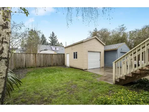 3738 SE Crystal Springs Boulevard Portland OR 97202