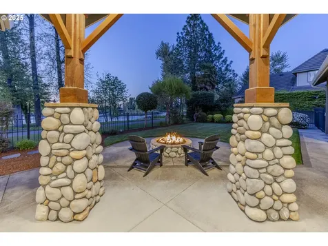 2892 Riverwalk Loop Eugene OR 97401