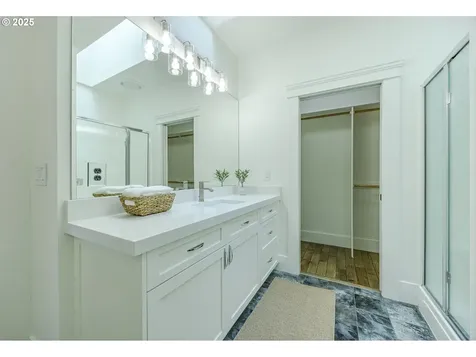 2892 Riverwalk Loop Eugene OR 97401