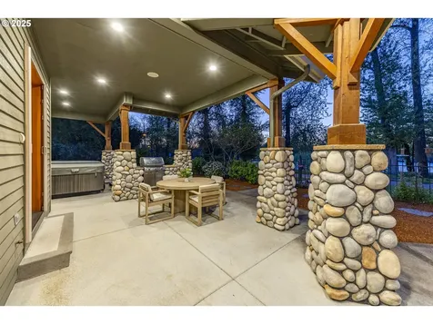 2892 Riverwalk Loop Eugene OR 97401