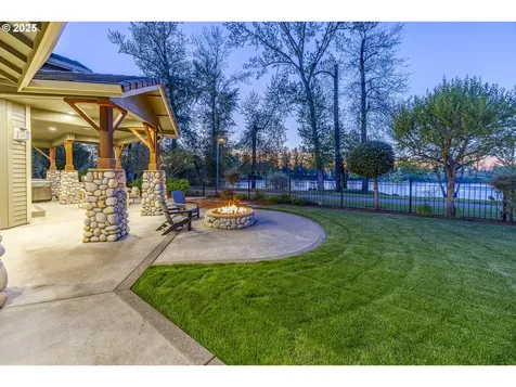 2892 Riverwalk Loop Eugene OR 97401