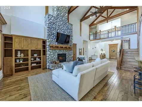 2892 Riverwalk Loop Eugene OR 97401