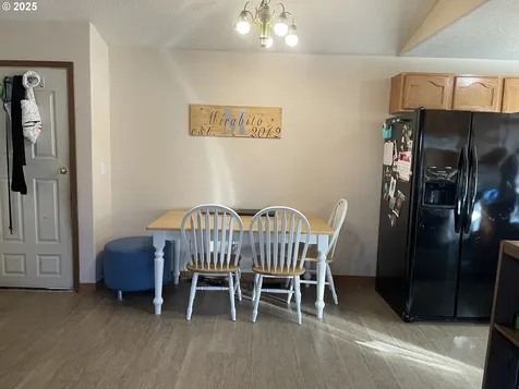 627 W Main Street Sheridan OR 97378