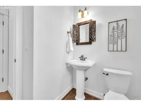8955 NE Dog Ridge Road Newberg OR 97132
