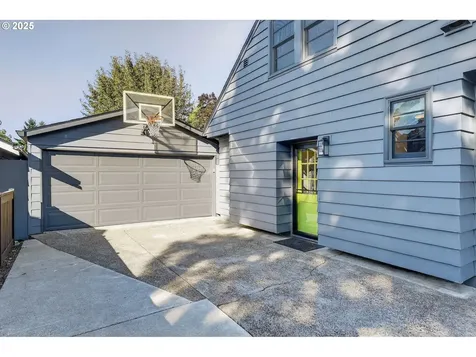 4423 NE Skidmore Street Portland OR 97218