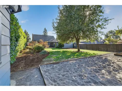 4423 NE Skidmore Street Portland OR 97218